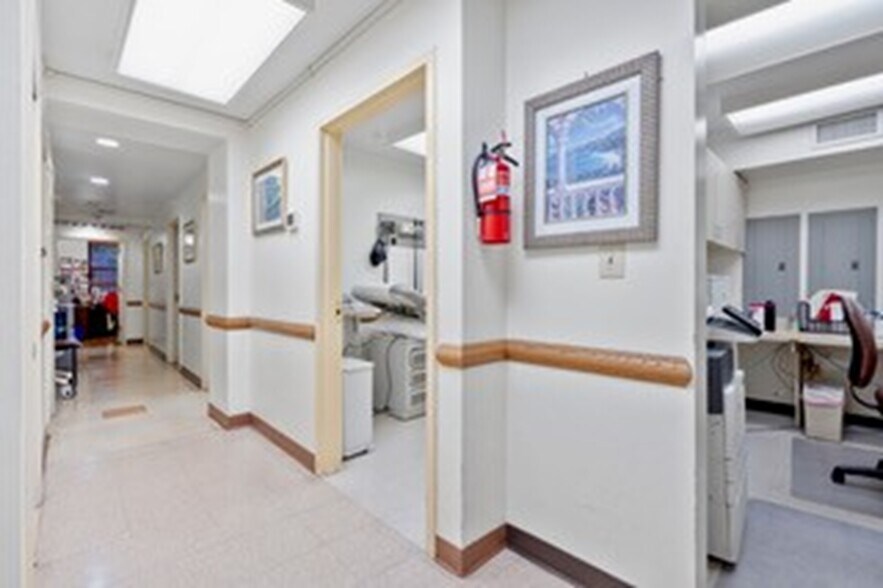 More Photos Of 270 9th St, Brooklyn Medical For Lease