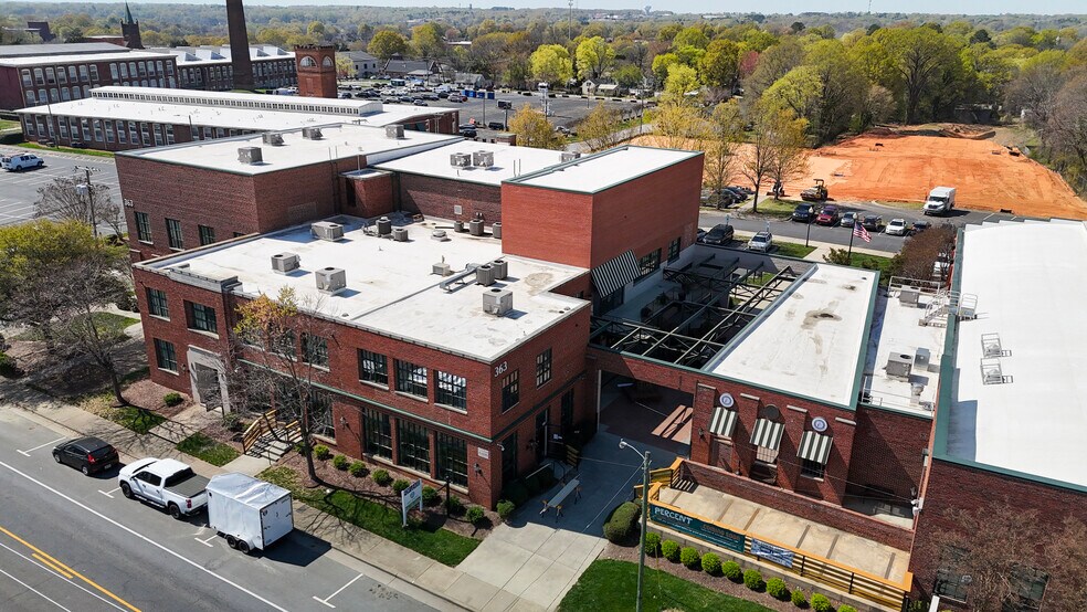 More Photos Of 363 Church St N, Concord Loft Creative Space For Lease