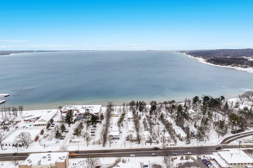 More Photos Of 841 E Front St, Traverse City Hotel For Sale