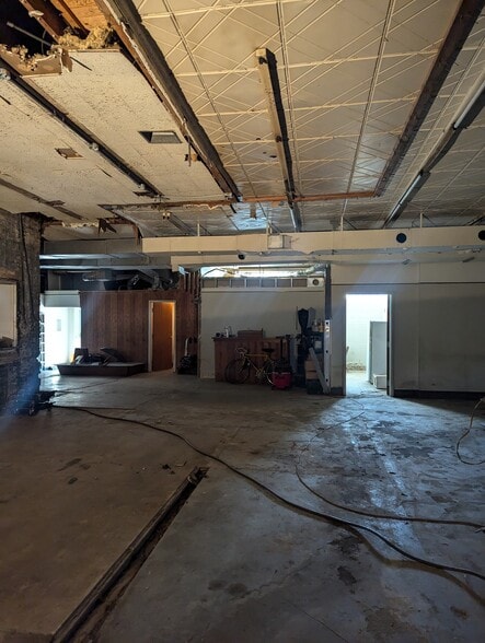 More Photos Of 13210 S Olde Western Ave, Blue Island Warehouse For Lease
