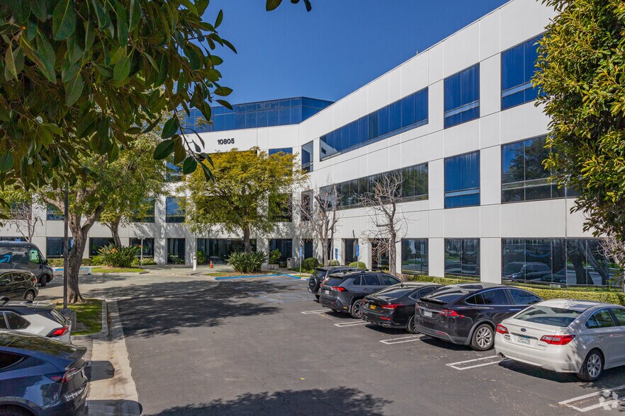 More Photos Of 10805 Holder St, Cypress Office For Lease
