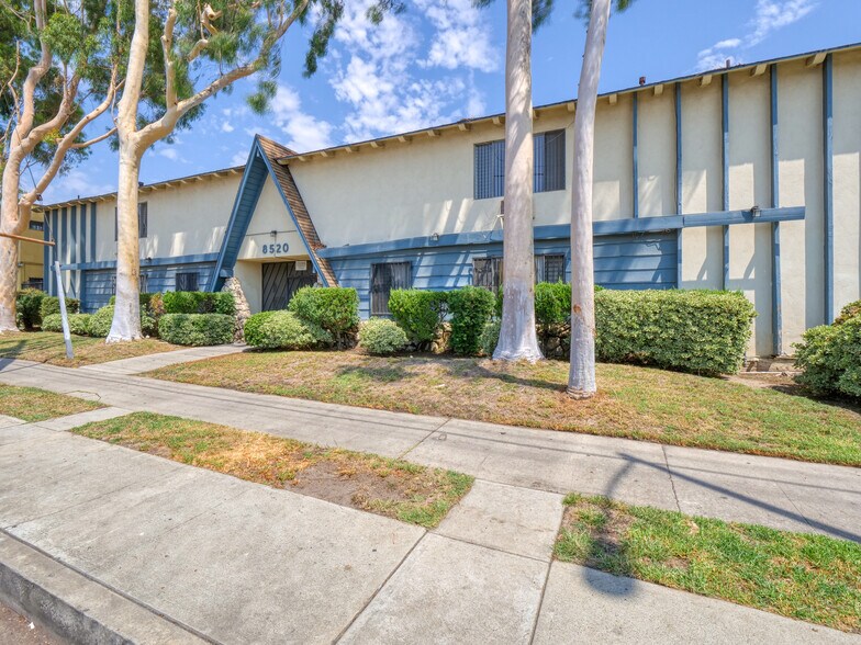 Primary Photo Of 8520 Sunland Blvd, Sun Valley Apartments For Sale