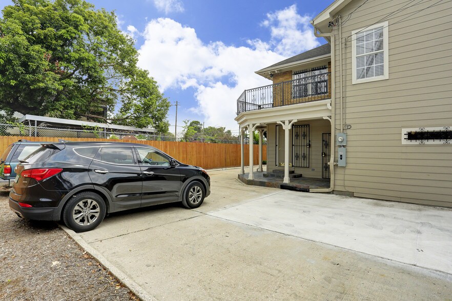 More Photos Of 2709 Blodgett St, Houston Medical For Sale