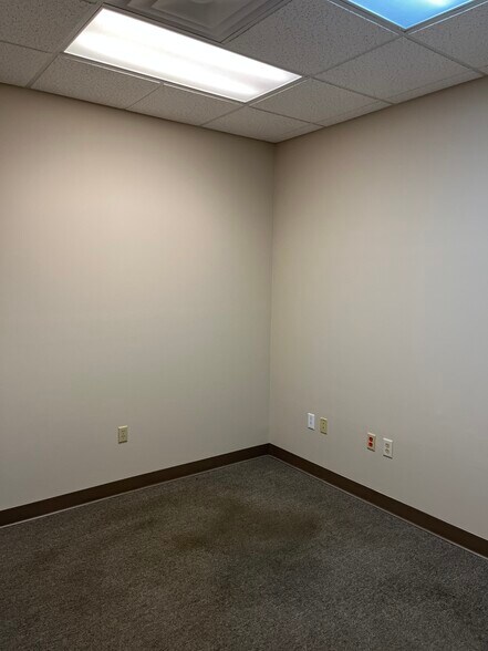 More Photos Of 3956 Sunbeam Rd, Jacksonville Medical For Lease