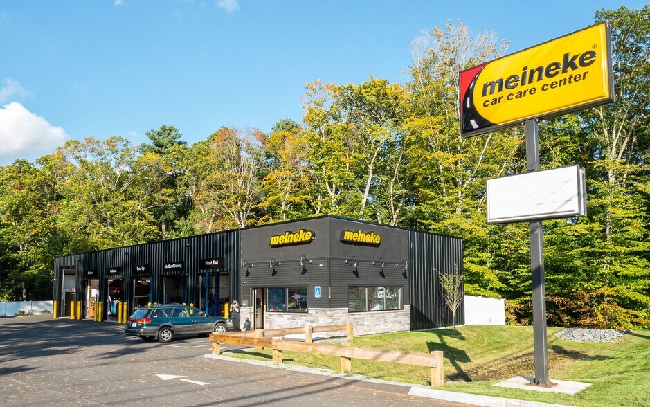 Primary Photo Of 2513 Valley View Ln, Dallas Auto Repair For Sale