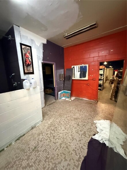 More Photos Of 5610 N Nebraska Ave, Tampa Office For Sale