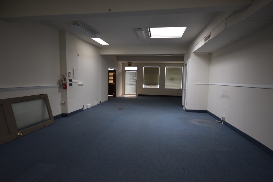 More Photos Of 108 W Jefferson St, Falls Church Warehouse For Lease