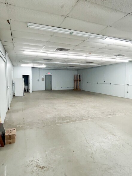 More Photos Of 1939 Belgrade Ave, Charleston Warehouse For Lease