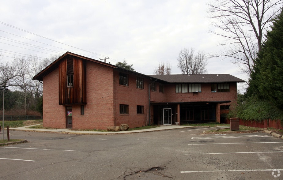 Primary Photo Of 220 Culpeper St, Warrenton Medical For Lease