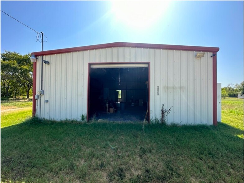 More Photos Of 21732 SH-90, Bedias Specialty For Sale