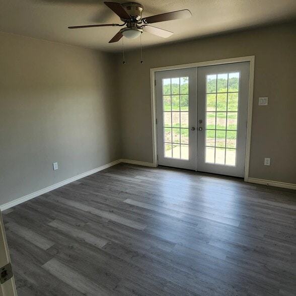 More Photos Of 3227 Country Rd 2004, Corsicana Apartments For Sale