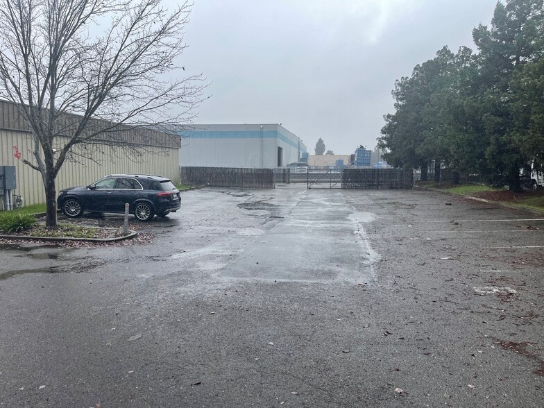 More Photos Of 2967 Coors Ct, Santa Rosa Warehouse For Lease
