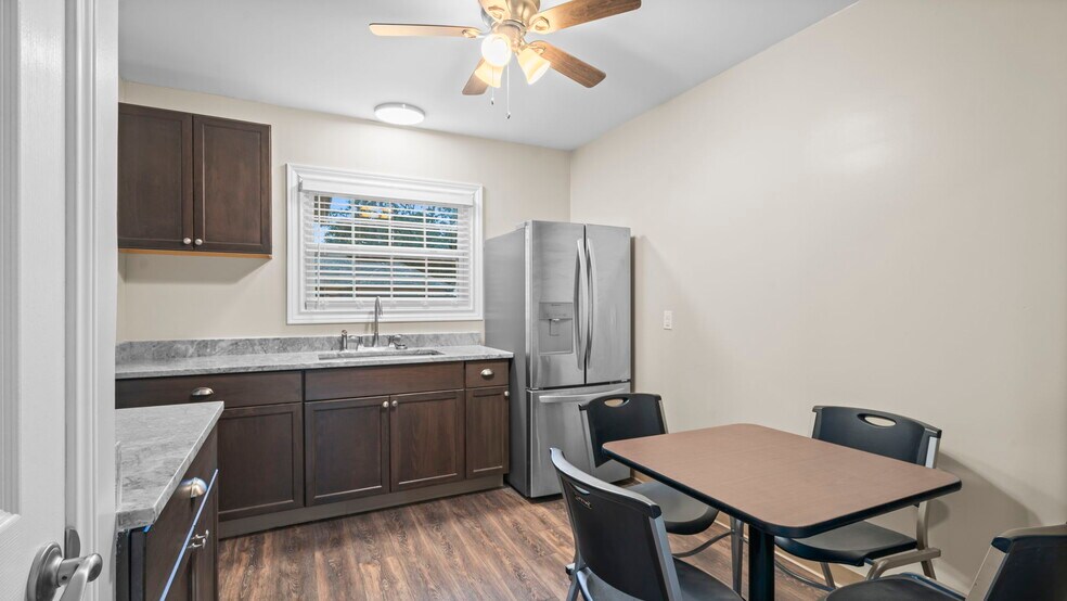 More Photos Of 4928 Old Spanish Trl, Houston Office For Sale