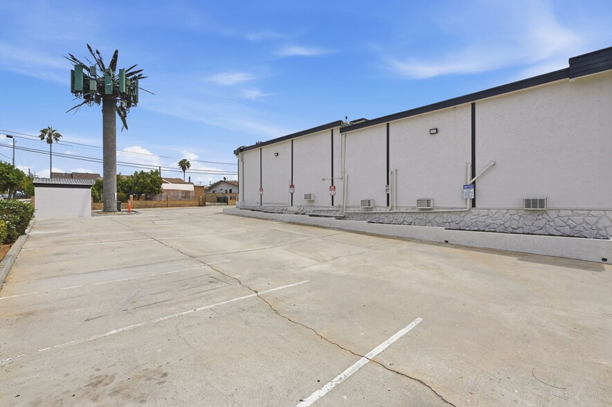 More Photos Of 2005 Highland Ave, National City Apartments For Sale