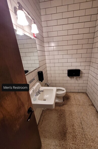 More Photos Of 615 E 3rd St, Kimball Restaurant For Sale