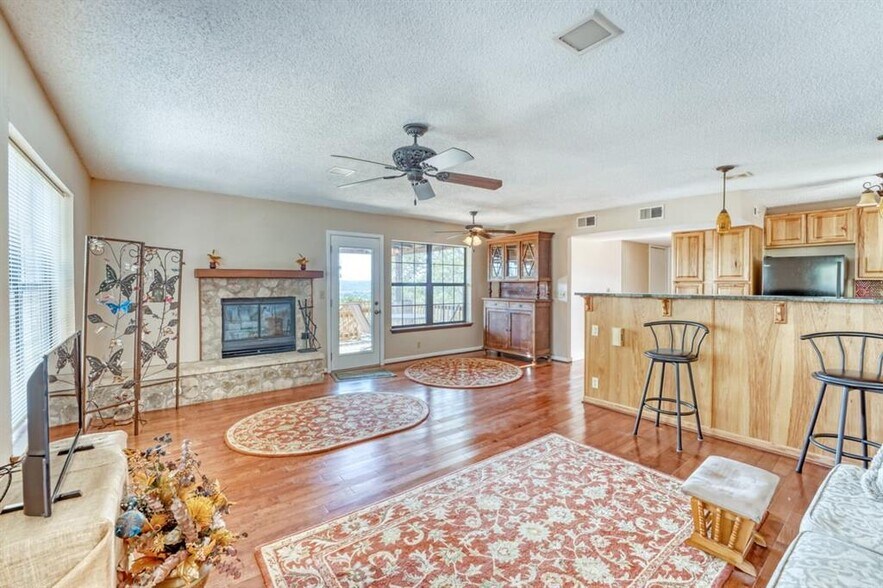 More Photos Of 19818 Colina Dr, Lago Vista Specialty For Sale