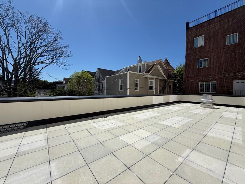 More Photos Of 206 Ditmas Ave, Brooklyn Office For Lease