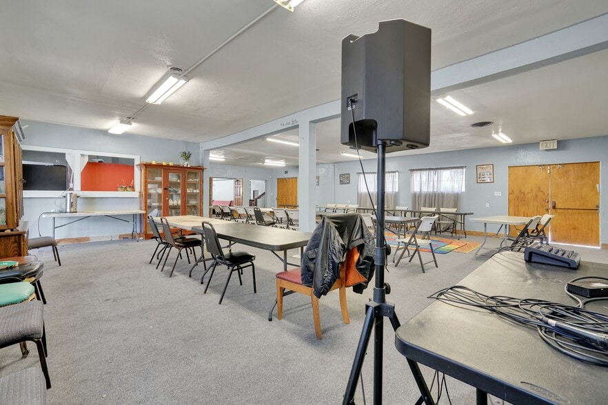 More Photos Of 109 S Aprilia Ave, Compton Religious Facility For Sale