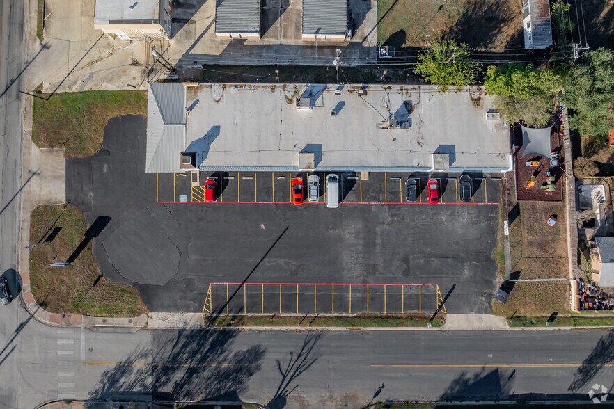 More Photos Of 4801-4809 Lakebend West Dr, San Antonio Freestanding For Sale