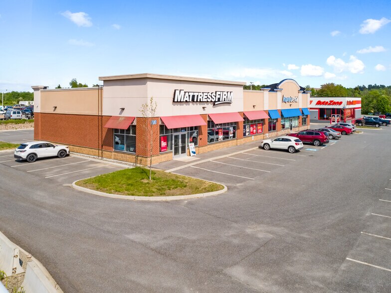 More Photos Of 208 High St, Ellsworth Freestanding For Sale
