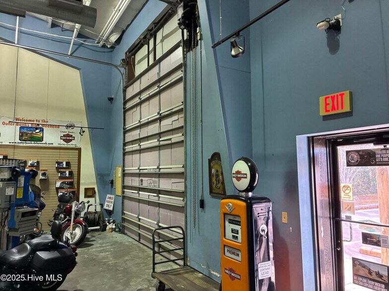 More Photos Of 8739 Caratoke Hwy, Harbinger General Retail For Sale