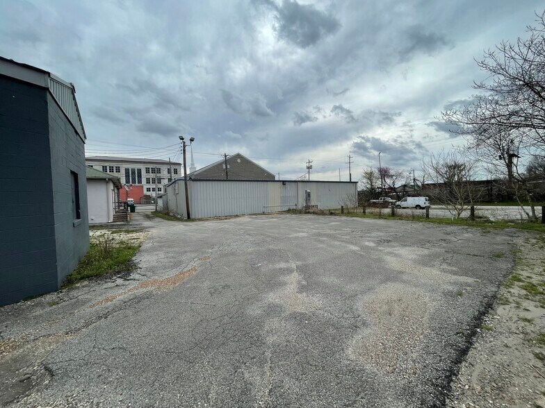 More Photos Of 230 W Baltimore St, Jackson Office For Lease