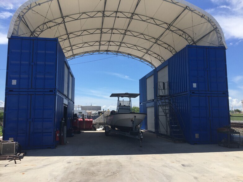 More Photos Of 901 McCloskey Blvd, Tampa Warehouse For Lease