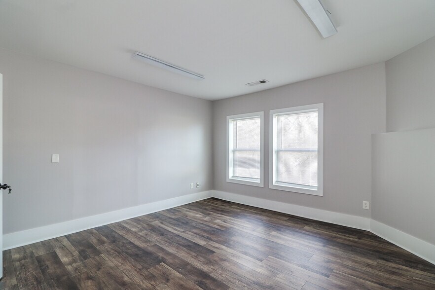 More Photos Of 104 W Candler St, Winder Medical For Sale