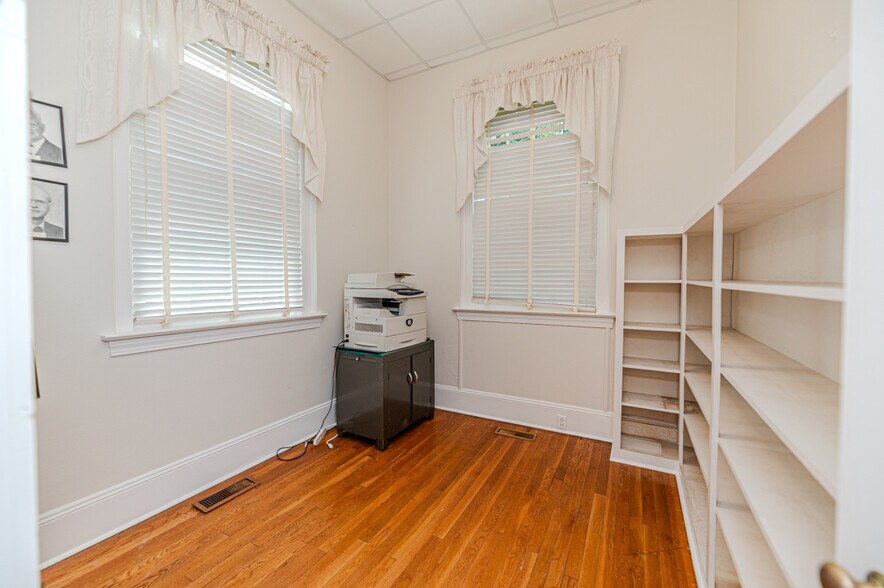 More Photos Of 211 Main st, Broadway Religious Facility For Sale