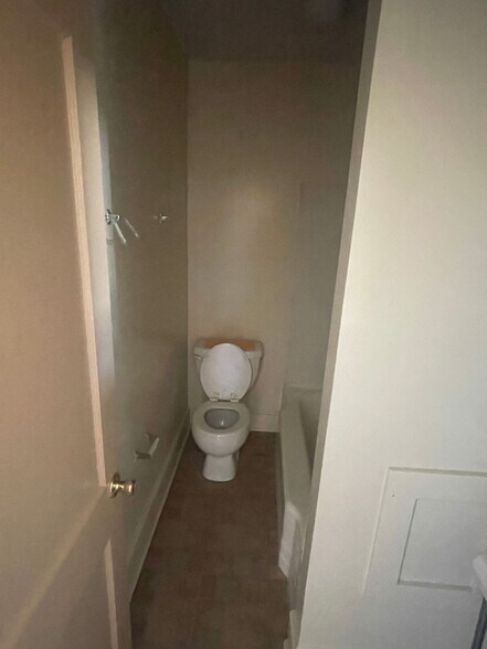 More Photos Of 201 S Main St, Gretna Apartments For Sale