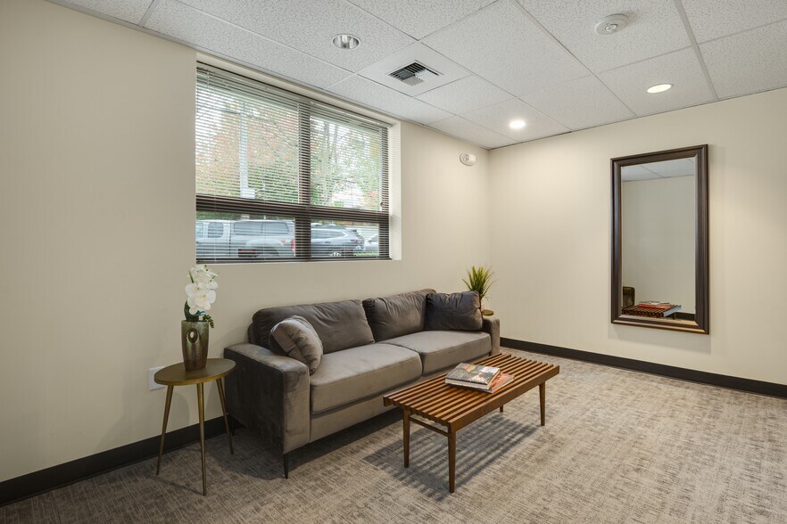 More Photos Of 3300 E Union St, Seattle Office Residential For Lease