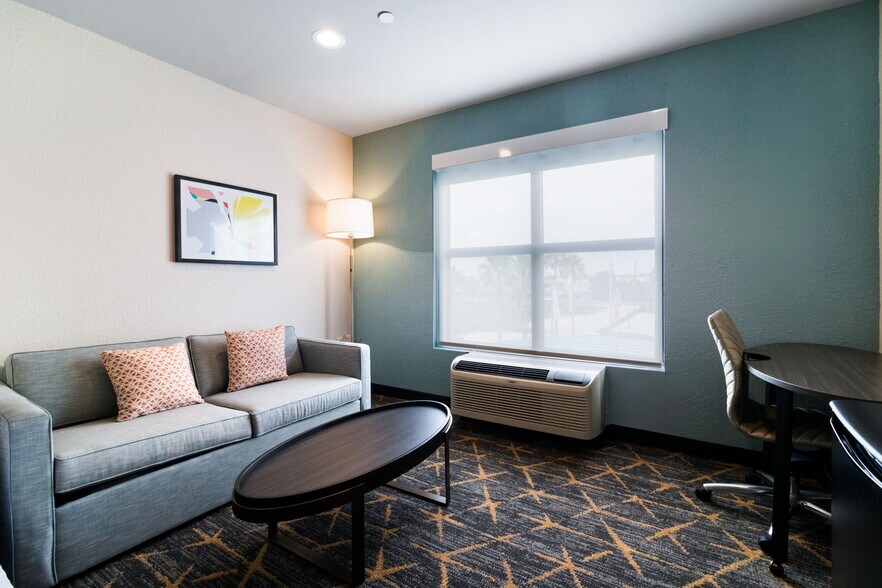 More Photos Of 1800 Martin Luther King Blvd, Houma Hotel For Sale