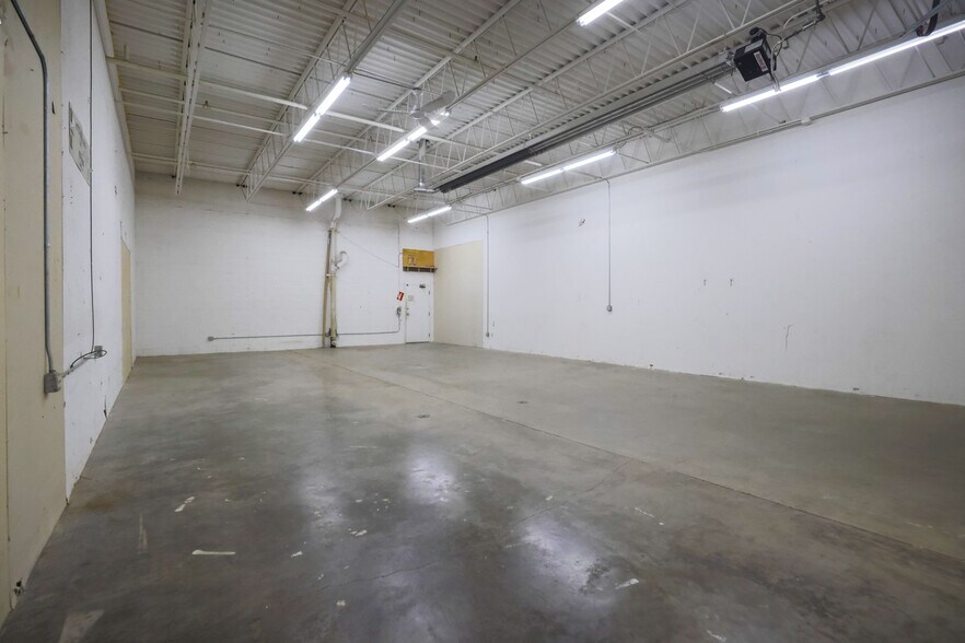 More Photos Of 10740 Lyndale Ave S, Bloomington Light Manufacturing For Lease