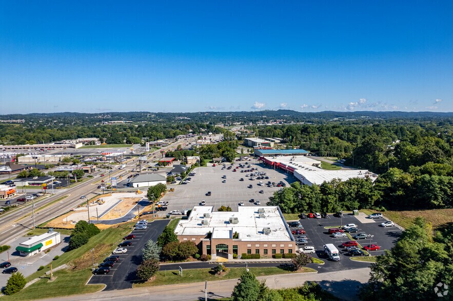 More Photos Of 4005 Fountain Valley Dr, Knoxville Medical For Lease