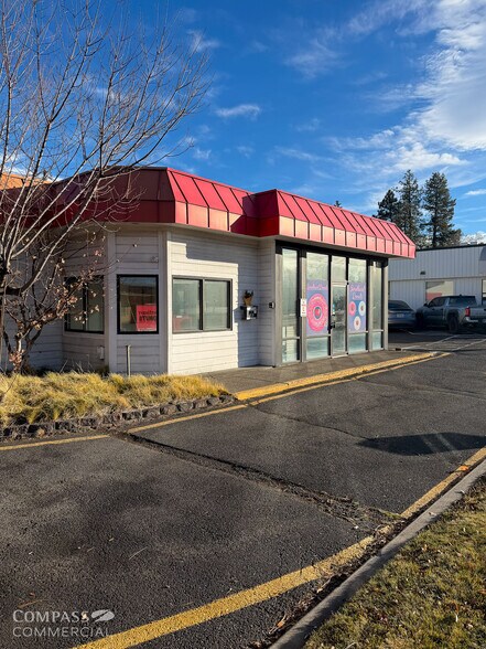 More Photos Of 210 SE 3rd St, Bend Restaurant For Lease