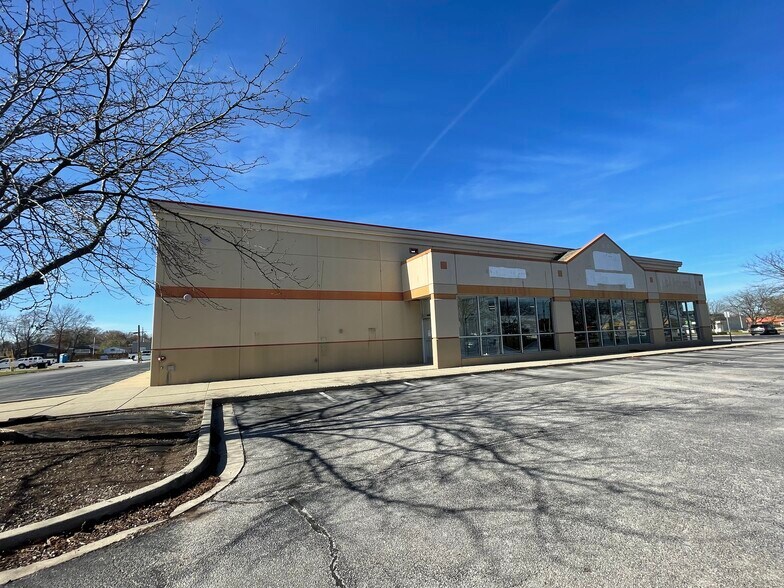 More Photos Of 50 Sagamore Pky S, Lafayette Drugstore For Lease