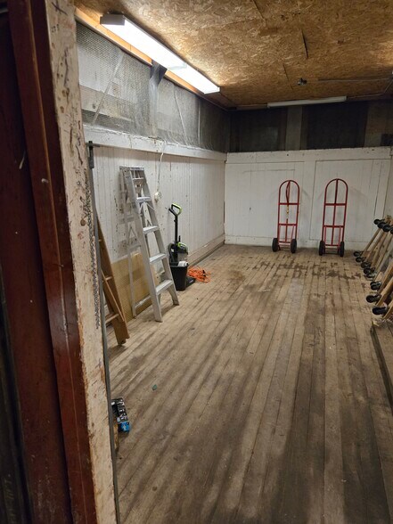 More Photos Of 230 Factory St, Watertown Warehouse For Sale