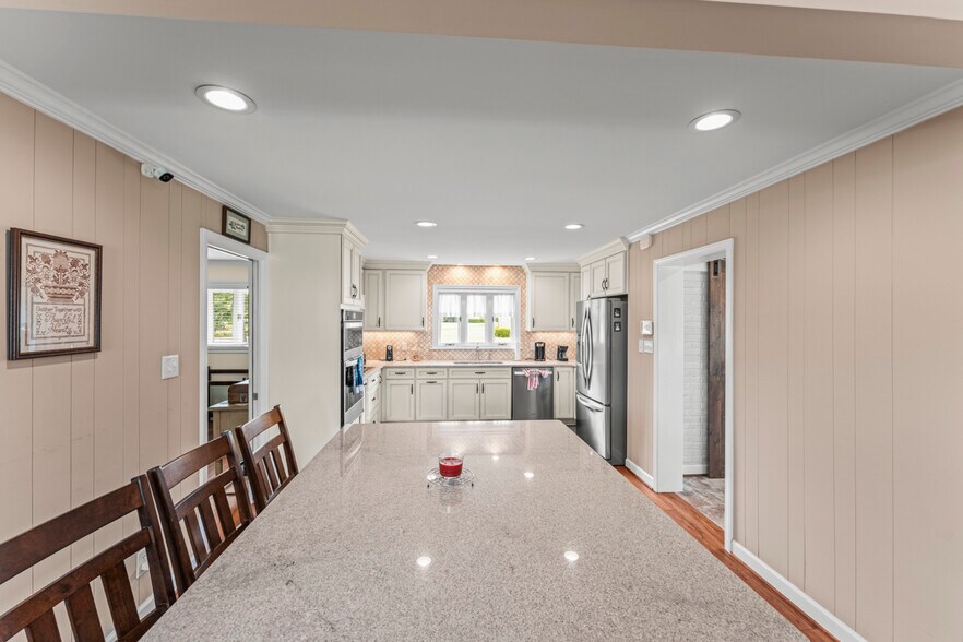 More Photos Of 128 Killian Farm Rd, Stanley Medical For Lease