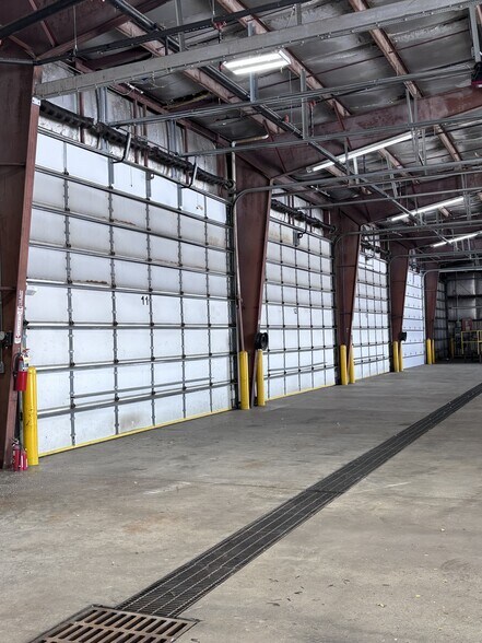 More Photos Of 1851 Industrial Dr, Celina Distribution For Lease