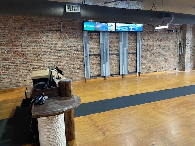 More Photos Of 1104 Broadway, Columbus Storefront For Lease