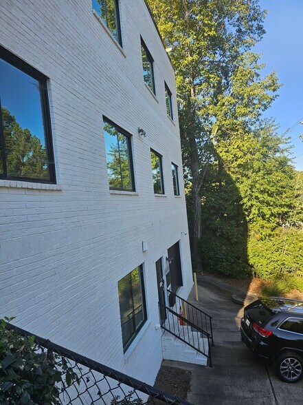 More Photos Of 1132 Hightower Trl, Atlanta Medical For Sale