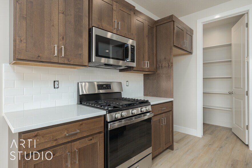 More Photos Of 1990 W 250 S, Hurricane Apartments For Sale