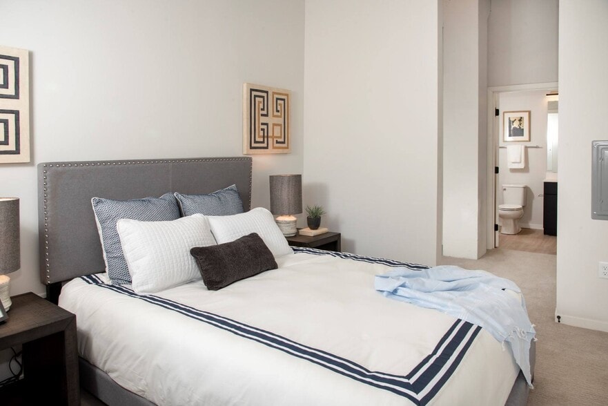 More Photos Of 1020 3rd St N, Minneapolis Apartments For Sale