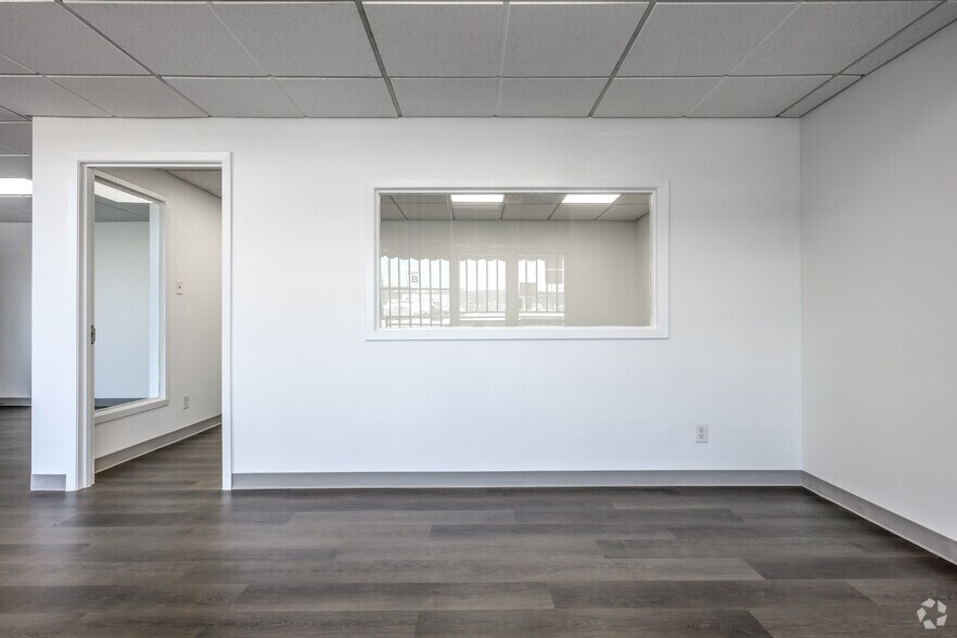 More Photos Of 4520 S Buckner Blvd, Dallas Manufacturing For Lease