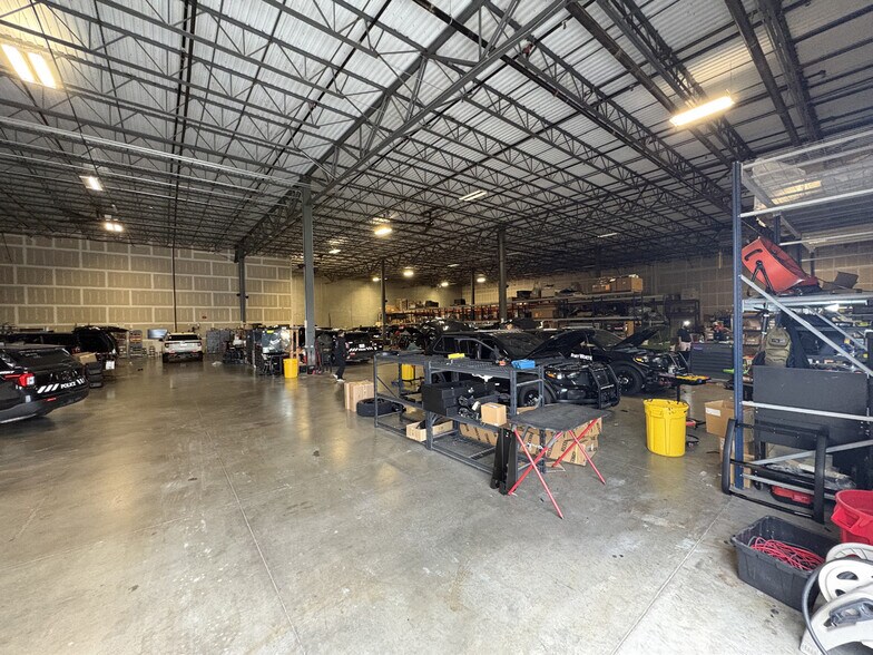 More Photos Of 800 Railhead Rd, Fort Worth Warehouse For Lease