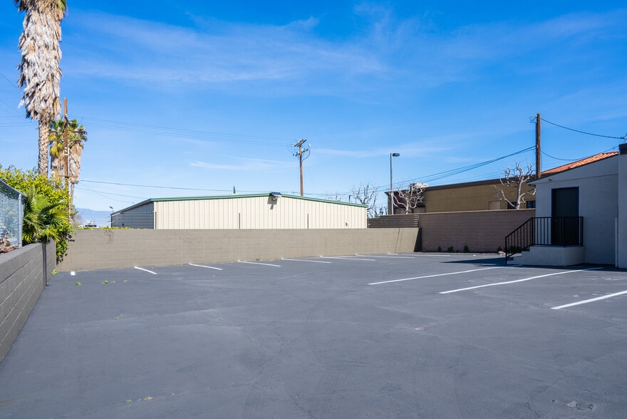More Photos Of 1125 W 6th St, Corona Freestanding For Sale