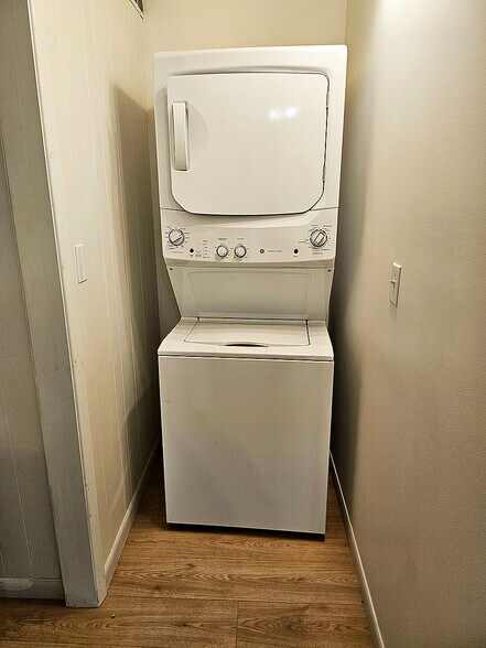 More Photos Of 540 S Main St, Galva Storefront Retail Residential For Sale