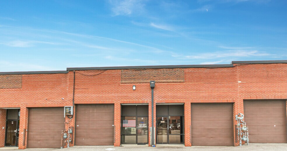 More Photos Of 7200-7220 Telegraph Square Dr, Lorton Showroom For Lease
