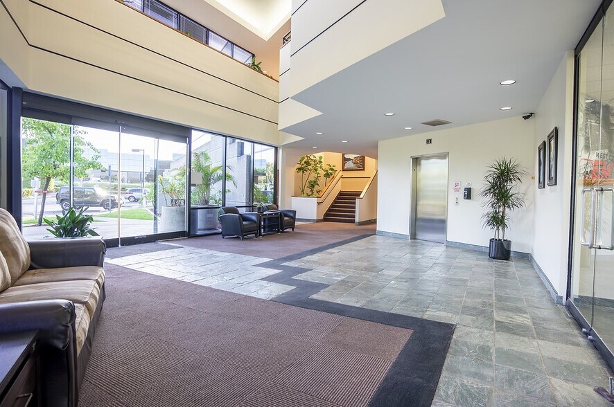 More Photos Of 6155 Cornerstone Ct E, San Diego Office For Lease