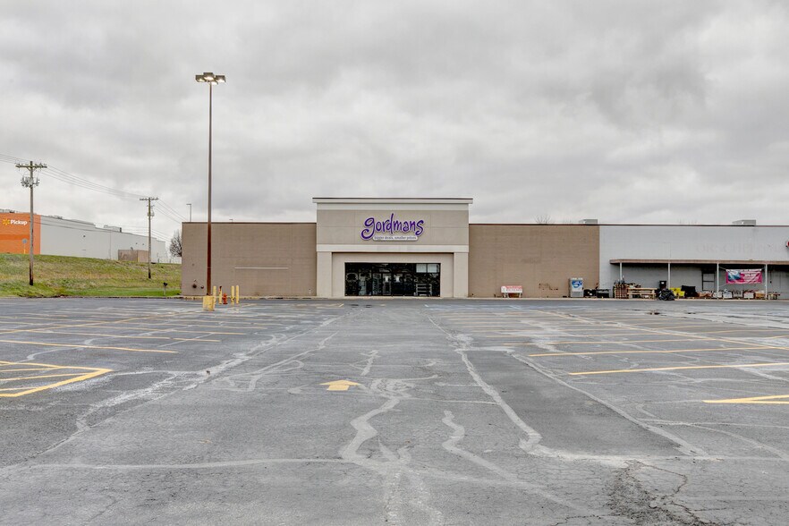 More Photos Of 2145 E State Road 54, Linton Freestanding For Sale